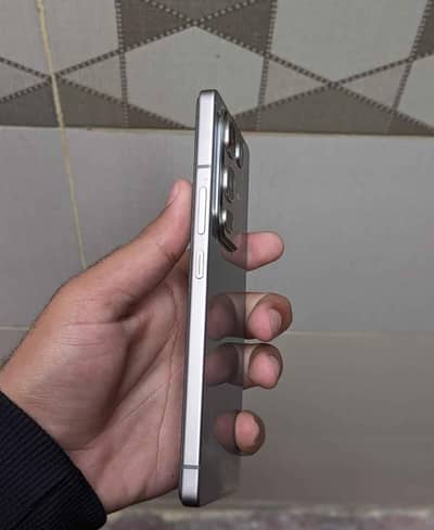 infinix note 50 10/10 stratchless koi startch bhi ni ha