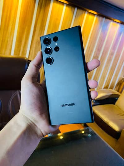 Samsung Galaxy S23 Ultra 256GB – Like New (SIM Locked)