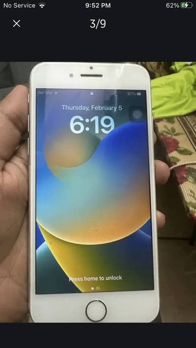 Iphone 8 urgent sell new condition me hai 12k