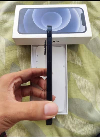 IPHONE 12 64GB JV With box