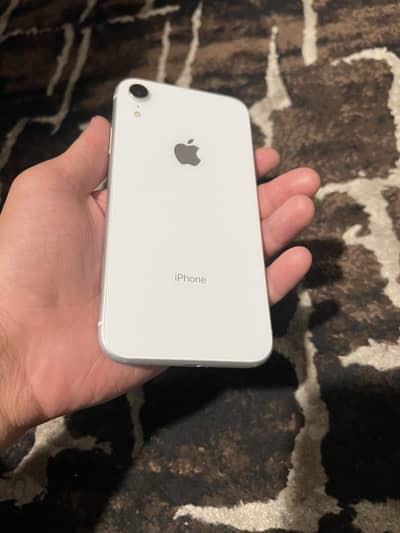 IPHONE XR . 128 GB. (In Cheap Price)