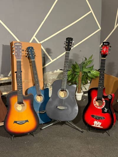 Beginner/Accoustic guitars avaliable at brand new condition
