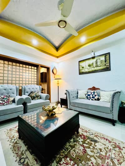 7 Marla Use House Available For sale in ph 8