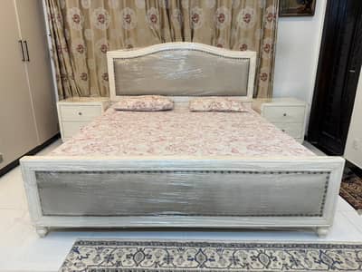 New bed set urgent sale