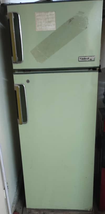 indesit medium size refrigerator