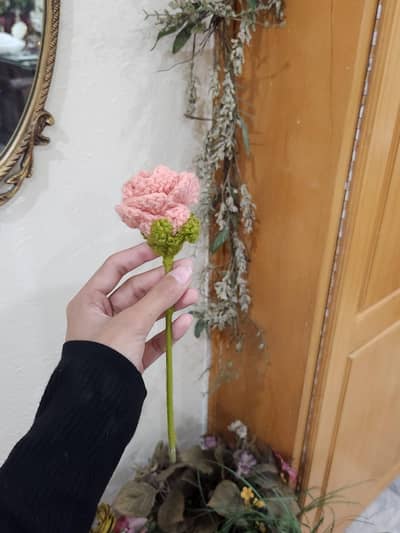 Roses, Sunflower  available in different colours