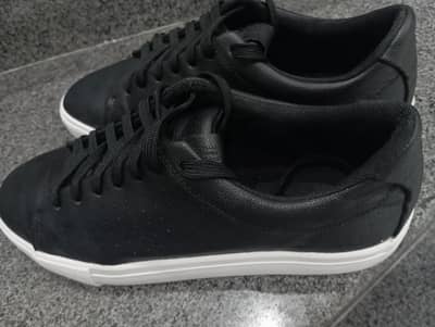 Original Pull & Bear Black Leather Sneakers(size 43)