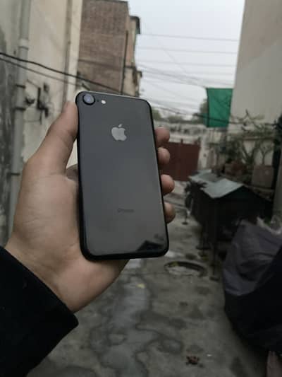 iPhone 7 genuine urgent sale