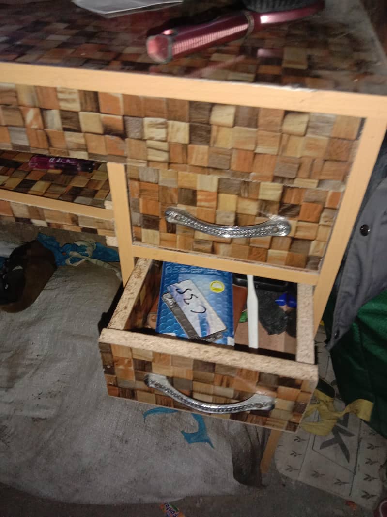 Computer Mobile Michenic Table 0