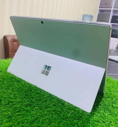 Microsoft surface pro 5 i5 7th generation 8gb 256gbssd fresh UK import