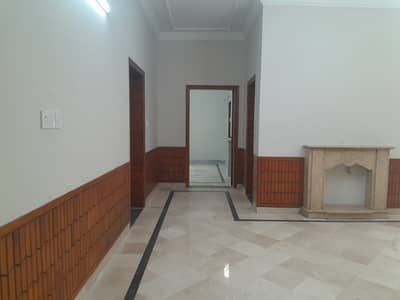 F-7/2 Beautiful Upper Portion3/Bed Size (1/Kanal) Very Reasonable Rent