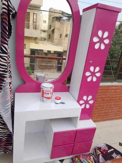 Girls kids furniter in pink or  availble