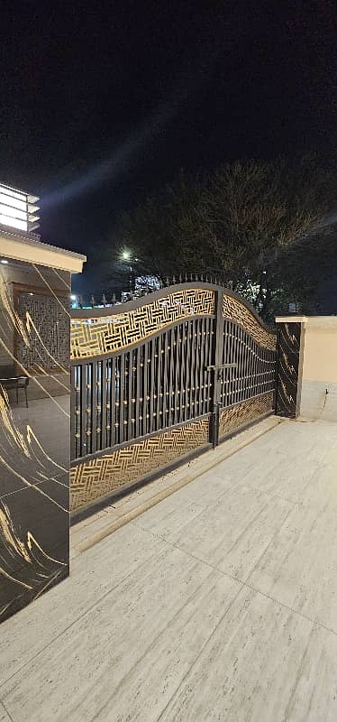 40x80 14 Marla Brand new Luxury house for Sale G-13/1