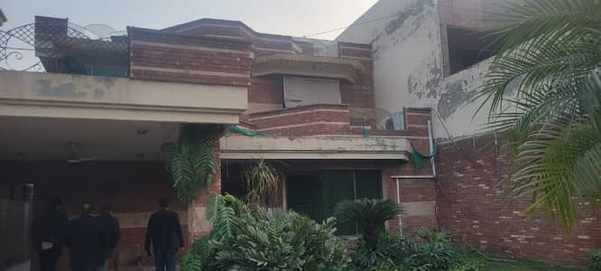 Prime Location 20 Marla House for Sale in Johar Town