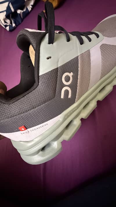 ON MEN'S CLOUDRUNNER SNEAKERS ALLOY/MOSS