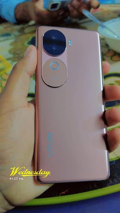 vivo v40e lush condition