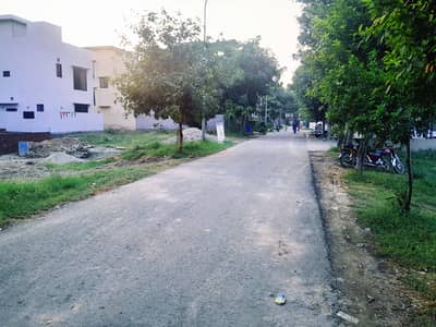 Prime Location 10 Marla Residential Plot