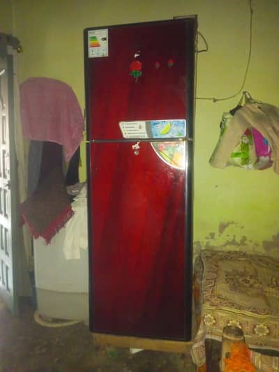 gree fridge full size good quality