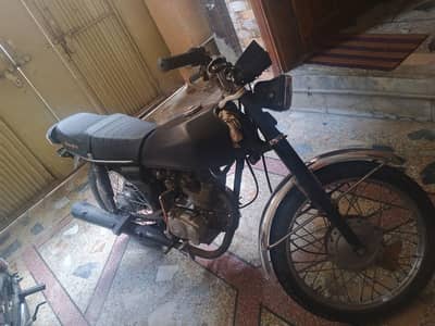 Honda 125 gujranwala number double samaan ha
