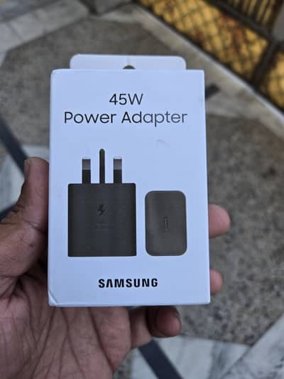 Samsung 45W Super Fast 2.0 charger with cable