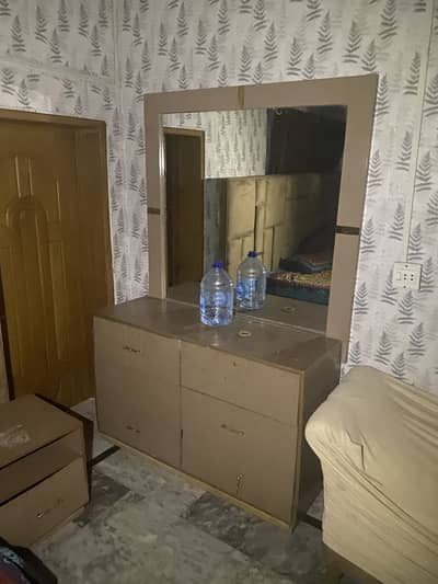 Bedroom set is for sale