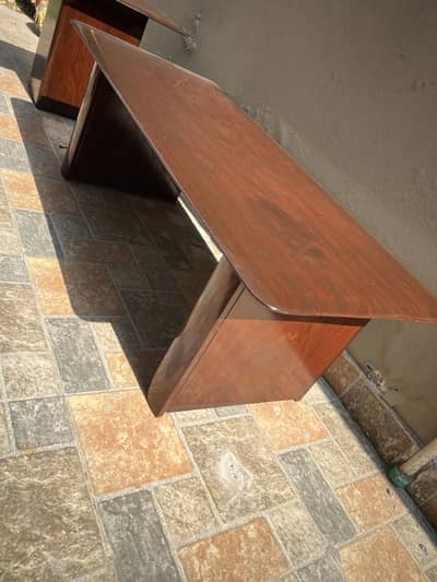 Center table plus one nesting table