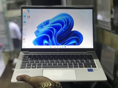 hp elitebook 830 g8 core i5 11th generation 8Gb Ram 256 ssd (NVME)