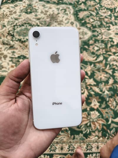 iphone Xr- 128GB 10/10 condition