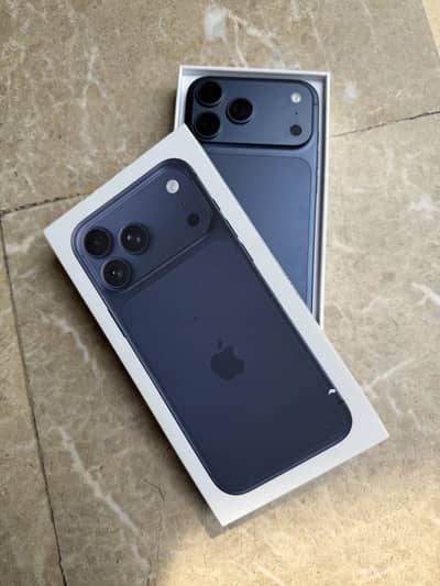 17 Pro Max 256 GB ( 2 weeks used only)