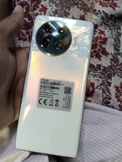 Tecno spark 20 pro plus