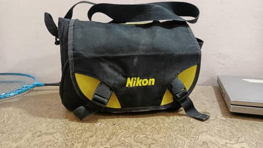 Nikon D5200 DSLR Camera with 18-55mm Lens – Excellent Condition
