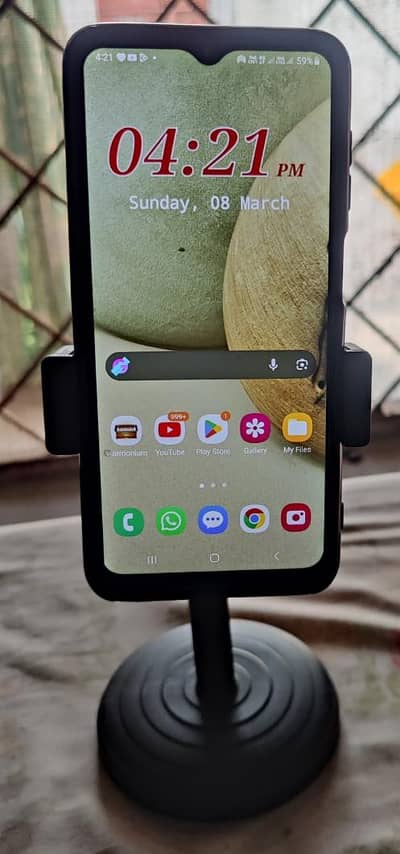 mobile stand in good condition 0306-1278193