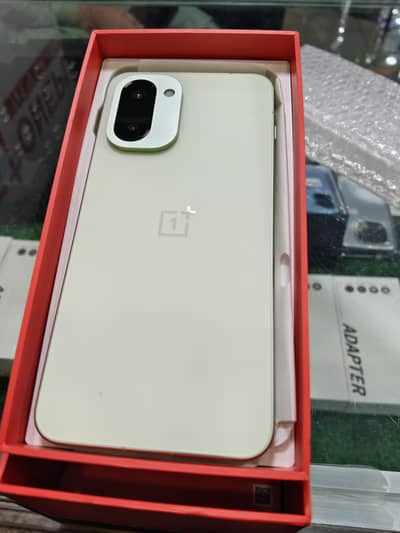 Oneplus Ace 6T/ 15R. 16/256 complete box