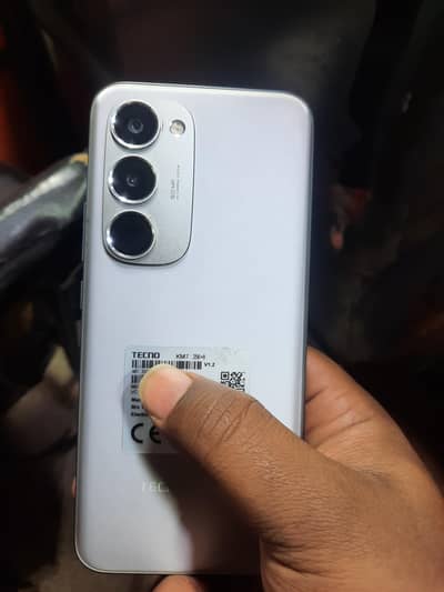 sparke 40 pro plus plz call kren box charger sath hai