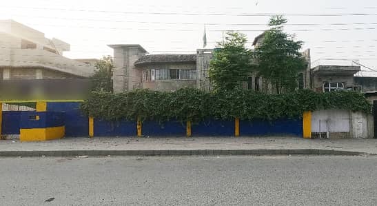 Spacious Prime Location 44 Marla Building Available For sale In Ravi Road