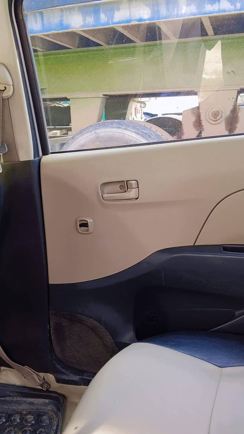 Daihatsu Mira 2011/15 13