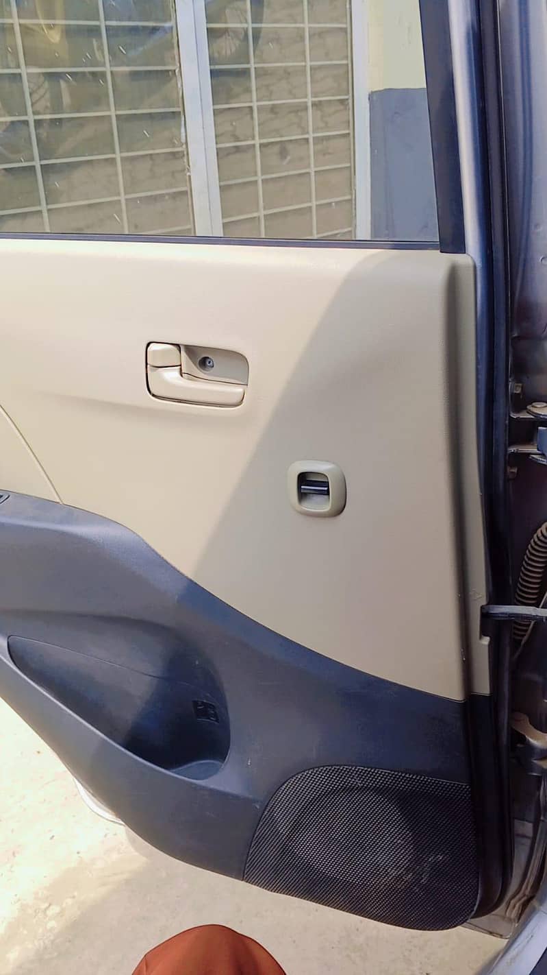 Daihatsu Mira 2011/15 14