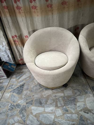 Round chair for sale
