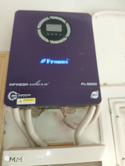 fronus 4kw  inverter with 2 batteries