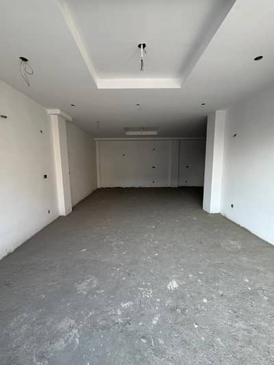 Prime located 4.5 hall for rent