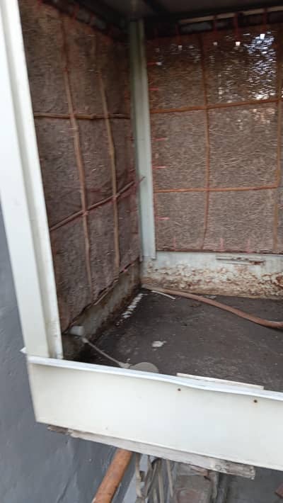 1 year used Lahori coolrr4/4 foot big size for sale