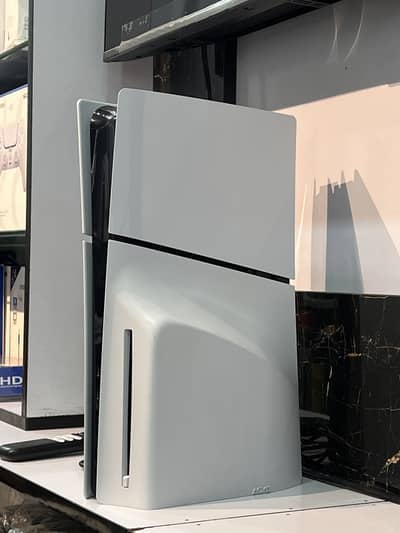 PS5 Slim 1TB Disc edition barely used