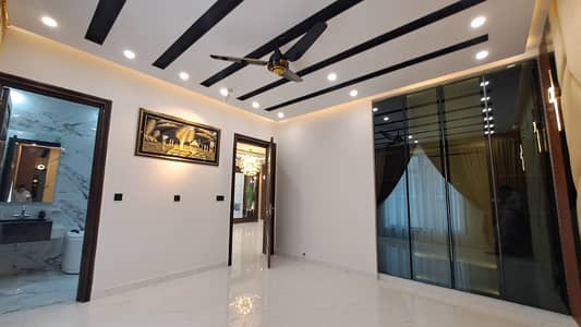 10 Marla Like New Upper Portion For Rent Takbeer Block Sector B Bahria Town