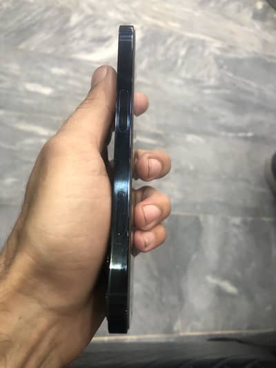 Í phone 12 pro jave 128. GB