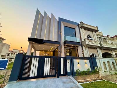 5 MARLA DESIGNER HOUSE FOR SALE AT HOT LOCATION ON F BAHRIA TOWN LAHORE