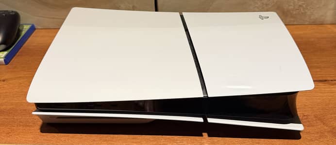 PS5 disk edition 1 TB with two controllers