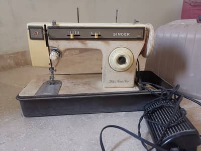 Singer Sewing Machine 1247