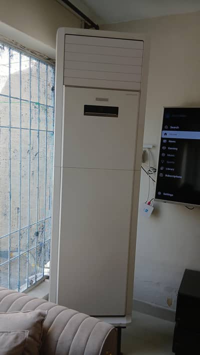 gree cabnet ac in good and working condition only watsapp plz