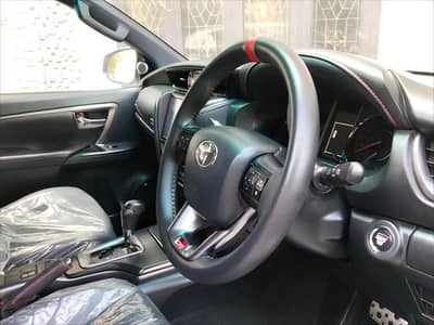 Toyota Fortuner GR-S Full option