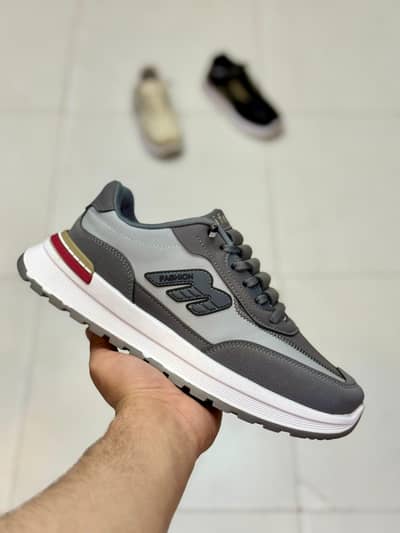 man's shoes stranding desing